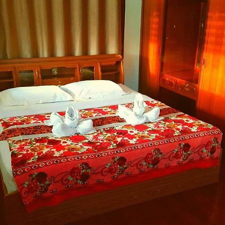 Emmanuel Guesthouse Prachuap Khiri Khan Buitenkant foto