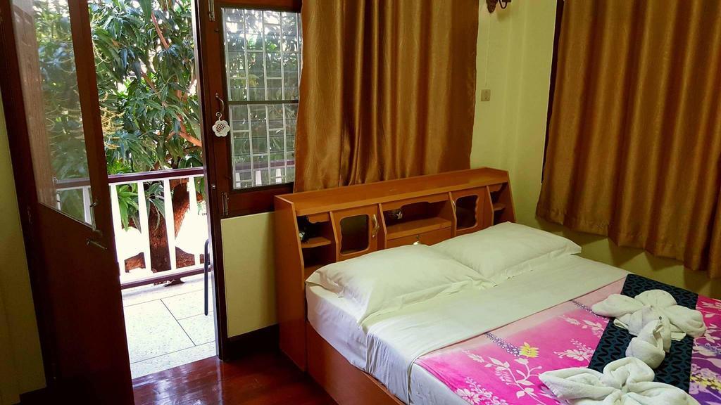 Emmanuel Guesthouse Prachuap Khiri Khan Buitenkant foto