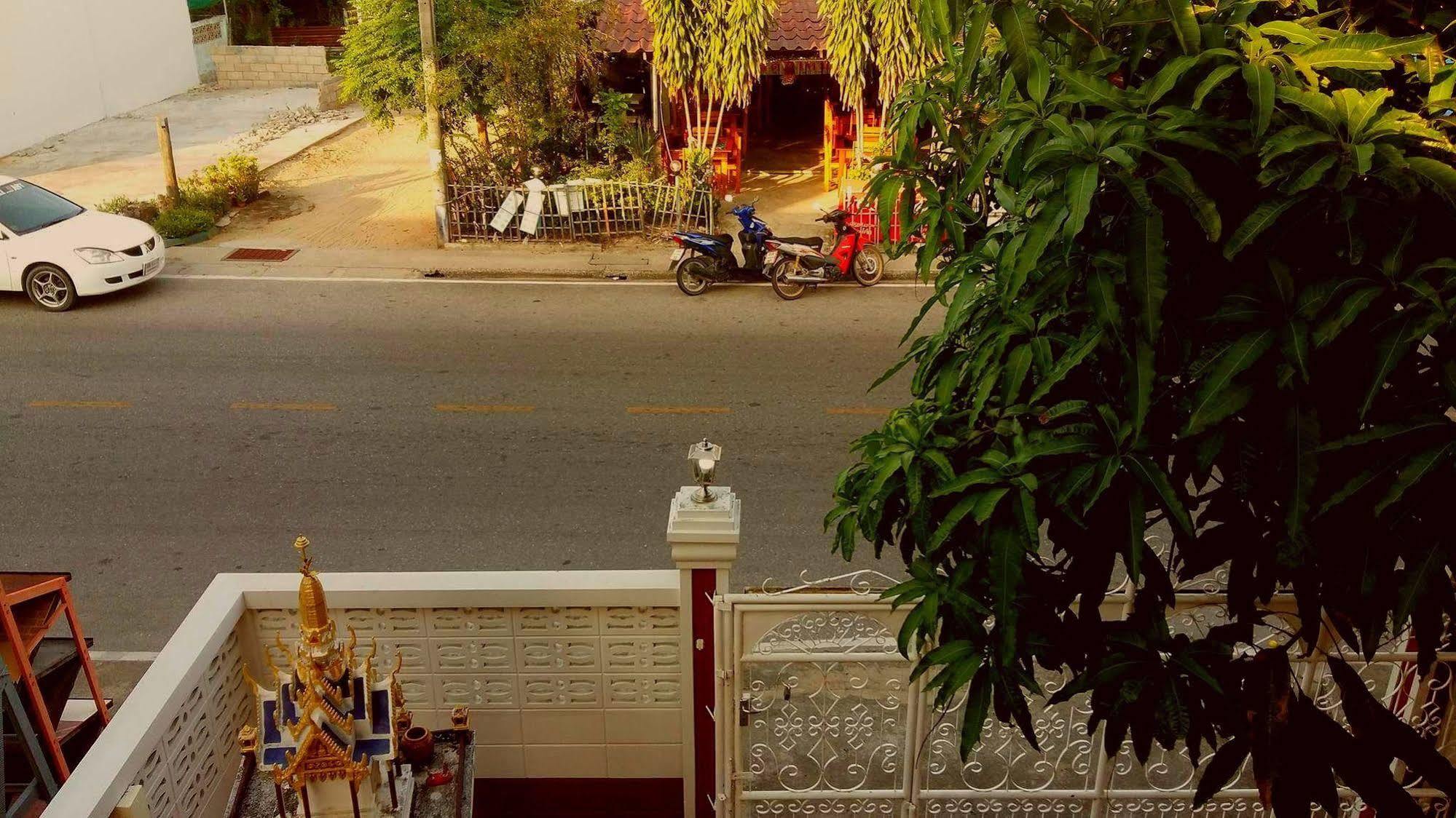 Emmanuel Guesthouse Prachuap Khiri Khan Buitenkant foto